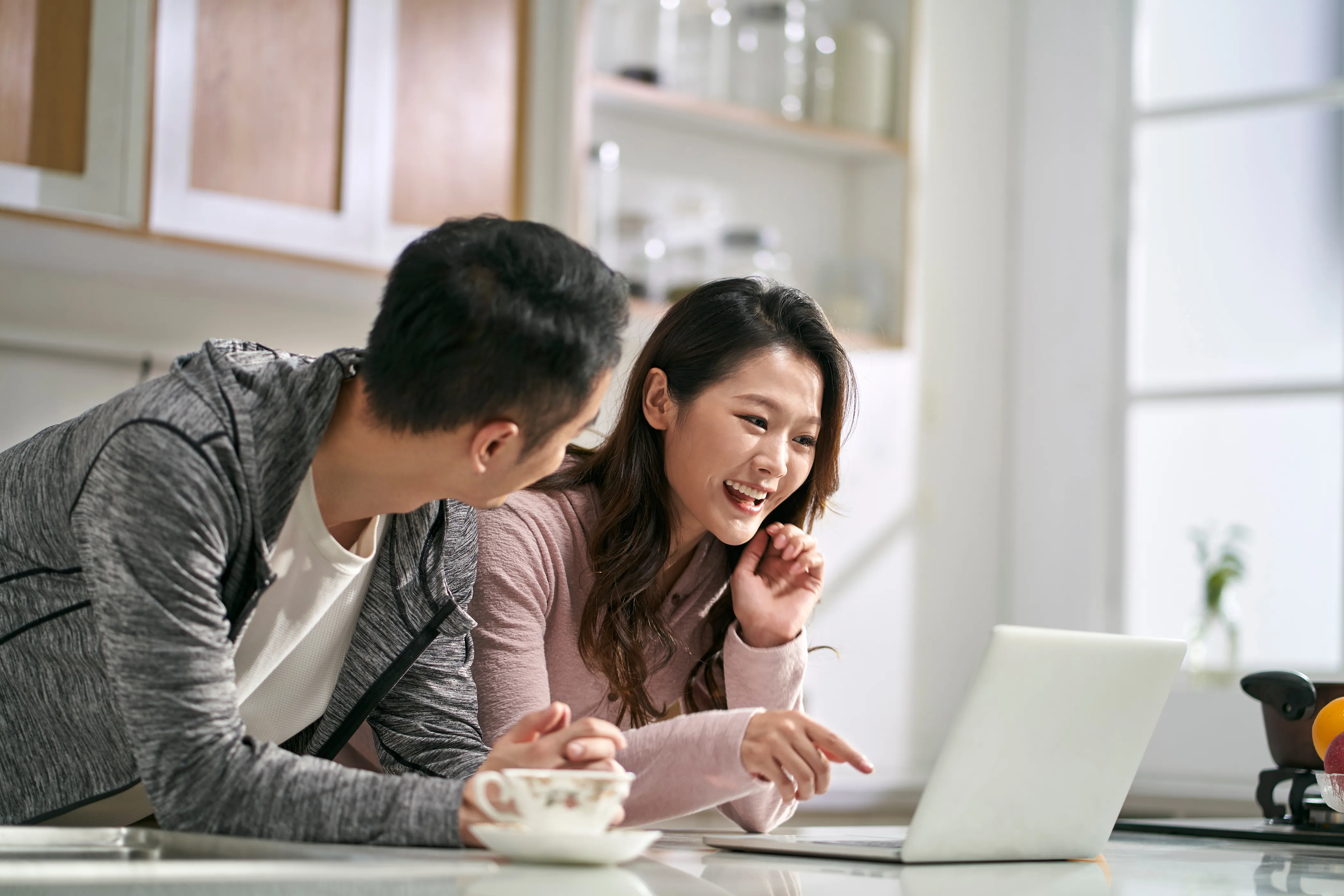 インターネットを快適に使用しているイメージ画像